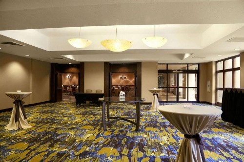 Embassy Suites Phoenix - Tempe - image 32