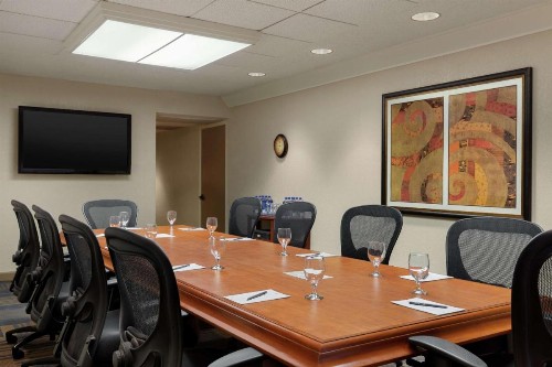 Embassy Suites Phoenix - Tempe - image 36