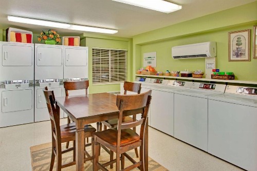 Sonesta Simply Suites Phoenix Tempe - image 9
