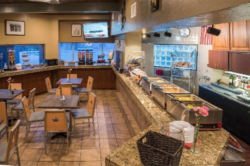 Hotel Tempe/Phoenix Airport InnSuites Hotel & Suites - image 11