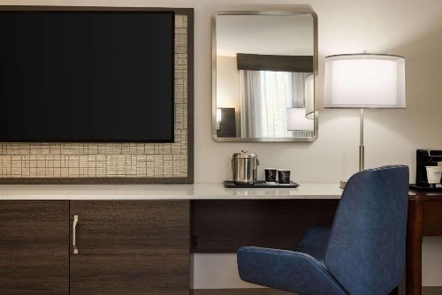 Sheraton Phoenix Airport Hotel Tempe - image 2