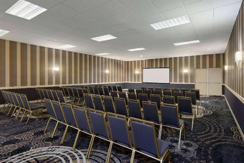 Sheraton Phoenix Airport Hotel Tempe - image 25