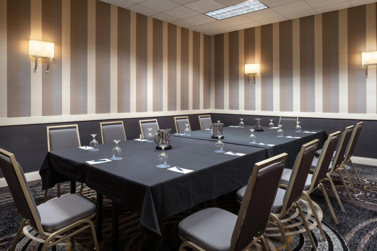 Sheraton Phoenix Airport Hotel Tempe - image 6
