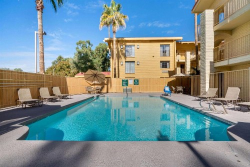 La Quinta Inn by Wyndham Phoenix Sky Harbor Airport - image 28