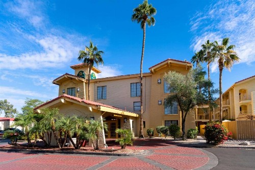 La Quinta Inn by Wyndham Phoenix Sky Harbor Airport - image 30