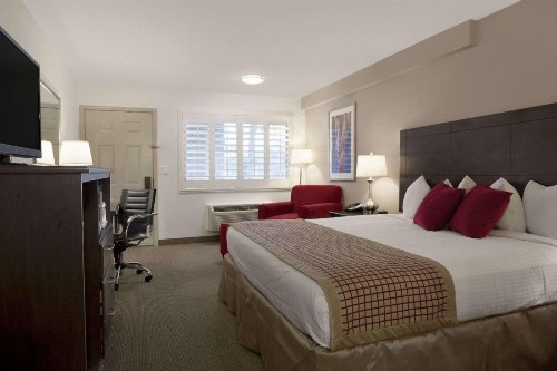 Ramada by Wyndham Tempe/At Arizona Mills Mall - image 2
