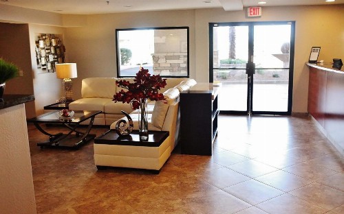 Ramada by Wyndham Tempe/At Arizona Mills Mall - image 3
