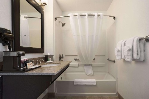 Ramada by Wyndham Tempe/At Arizona Mills Mall - image 31