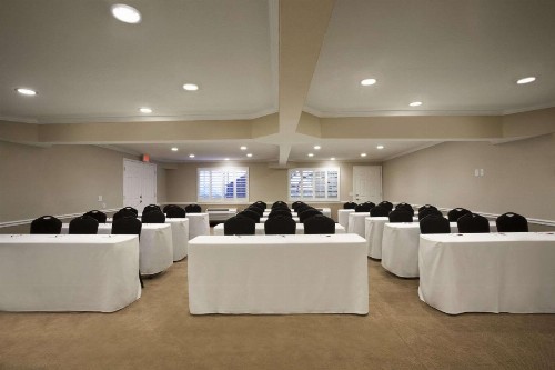 Ramada by Wyndham Tempe/At Arizona Mills Mall - image 37
