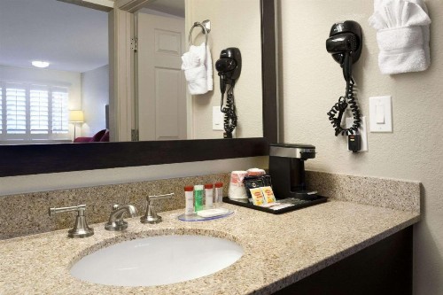 Ramada by Wyndham Tempe/At Arizona Mills Mall - image 5