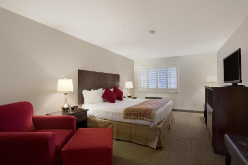 Ramada by Wyndham Tempe/At Arizona Mills Mall - image 8