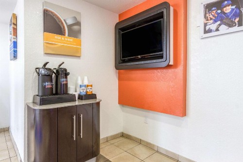 Motel 6-Tempe AZ - Phoenix - Priest Dr - image 44
