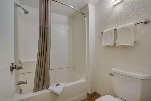 Motel 6-Tempe AZ - Broadway - ASU - image 11