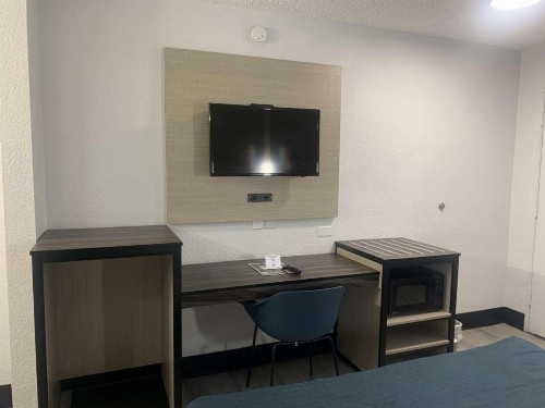 Motel 6-Tempe AZ - Broadway - ASU - image 17