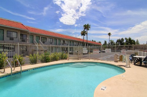 Motel 6-Tempe AZ - Broadway - ASU - image 32