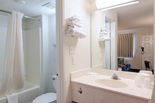 Motel 6-Tempe AZ - Broadway - ASU - image 37