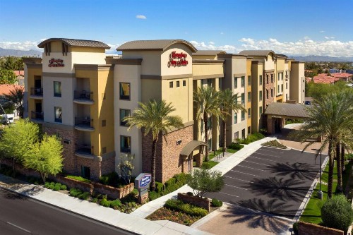 Hampton Inn & Suites Phoenix/Tempe - image 1
