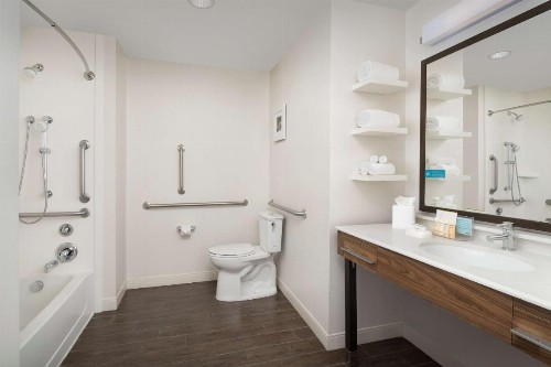 Hampton Inn & Suites Phoenix/Tempe - image 12