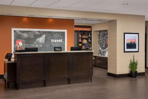 Hampton Inn & Suites Phoenix/Tempe - image 2