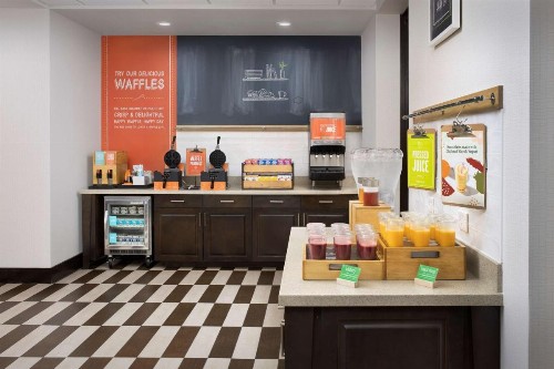 Hampton Inn & Suites Phoenix/Tempe - image 21