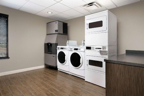 Hampton Inn & Suites Phoenix/Tempe - image 27