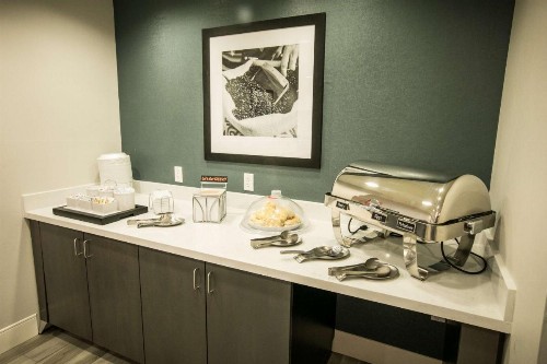 Hampton Inn & Suites Tempe/Phoenix Airport Az - image 33