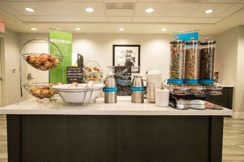 Hampton Inn & Suites Tempe/Phoenix Airport Az - image 40
