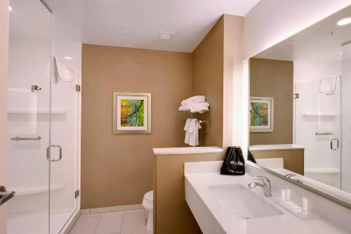 Fairfield Inn & Suites by Marriott Phoenix Tempe/Airport - image 11