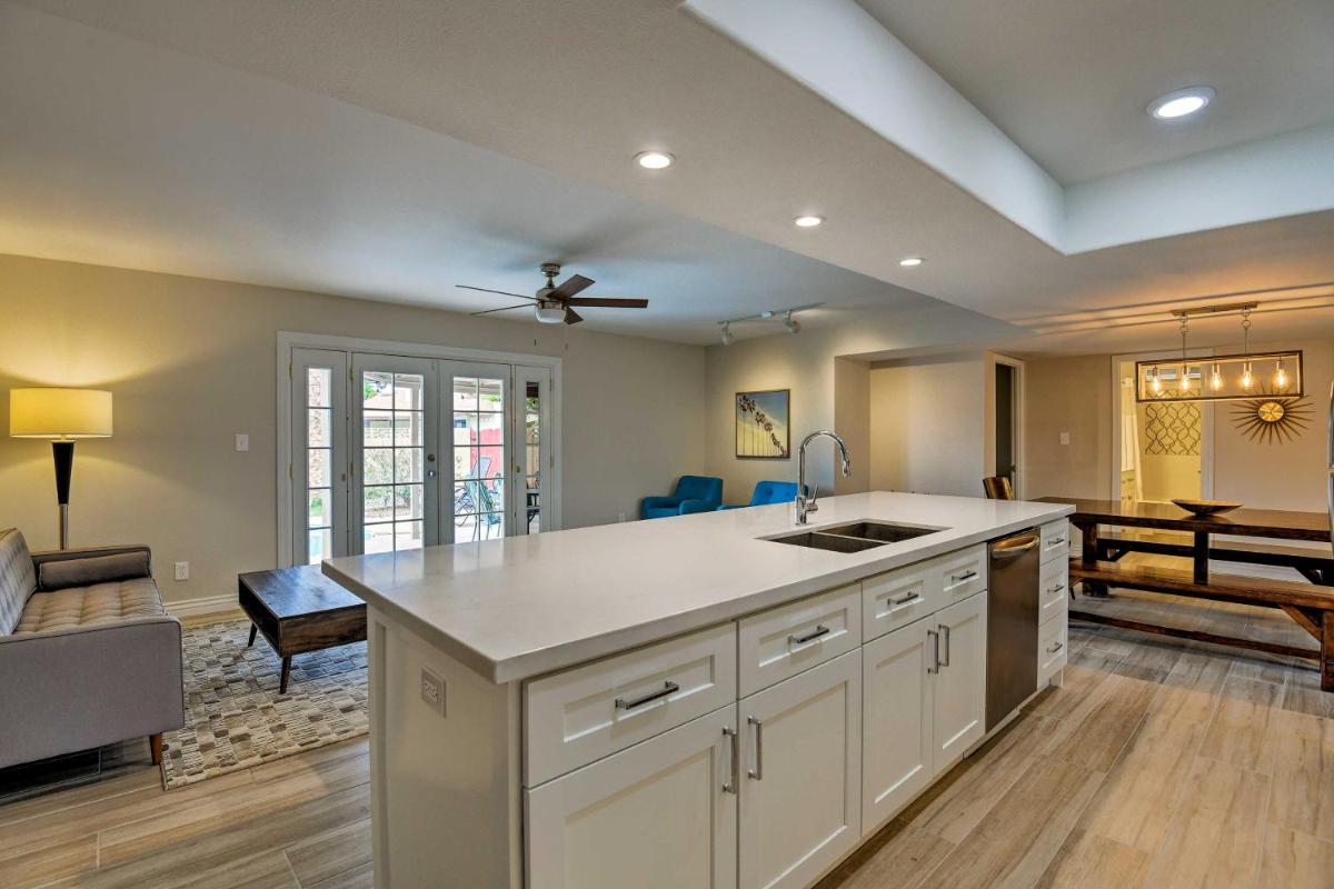 Tempe Getaway with Private Heated Pool 3 Mi to ASU! - image 7
