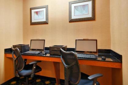 Fairfield Inn and Suites by Marriott Tampa North - image 4