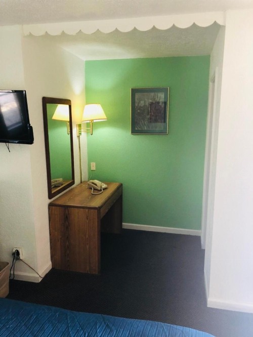 Woodridge Motel - image 14