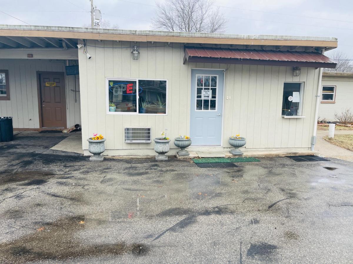 Woodridge Motel - image 3