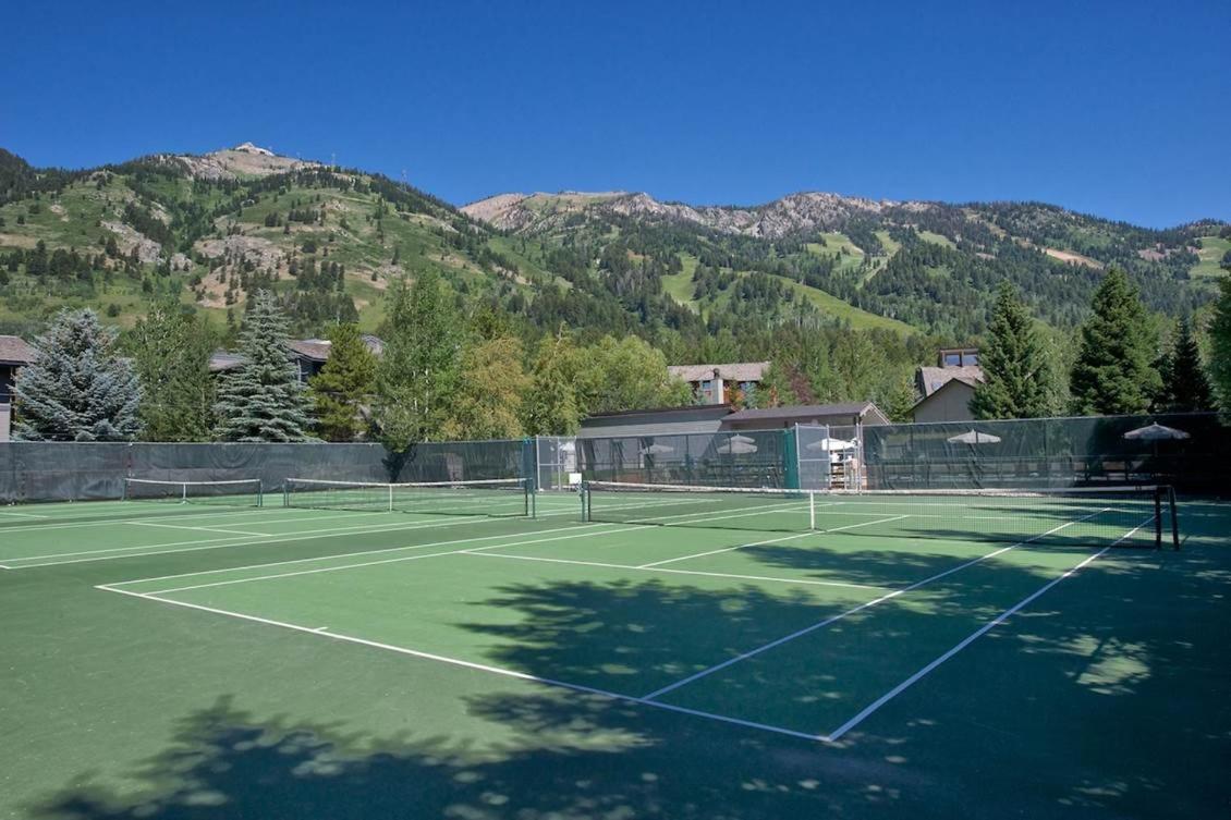 Teton Village Moose Creek by Jackson Hole Resort Lodging - image 2