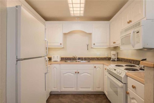 Four Seasons II Condominiums - image 2