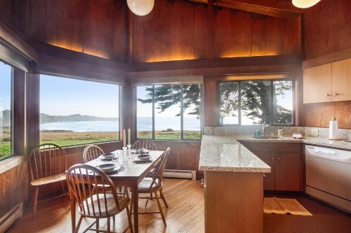 Curtis-Moulton Retreat - image 11
