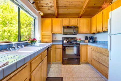 The Bobcat House - image 10