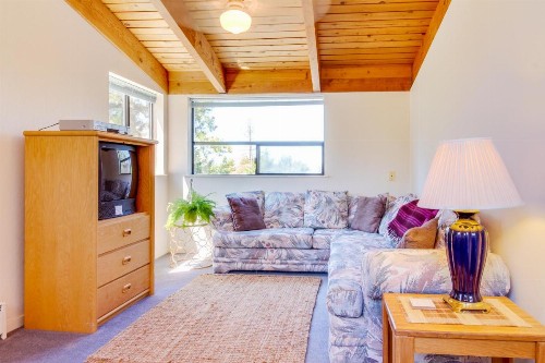 The Bobcat House - image 11