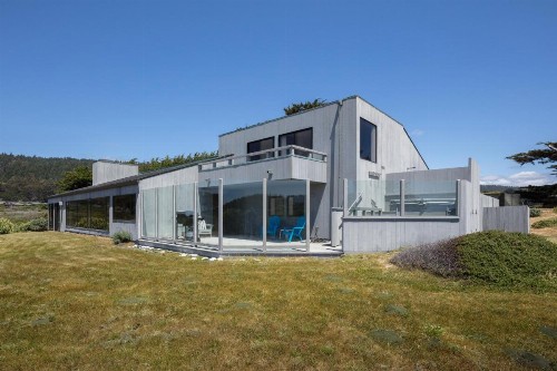 Rolling Waves Beach House - image 10