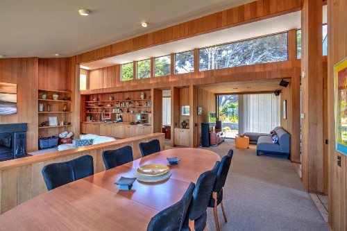 Rolling Waves Beach House - image 12