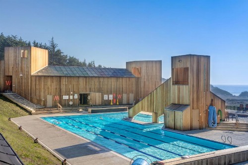 Rolling Waves Beach House - image 4