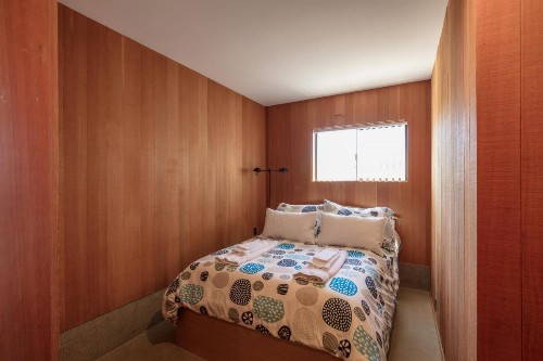 Rolling Waves Beach House - image 9