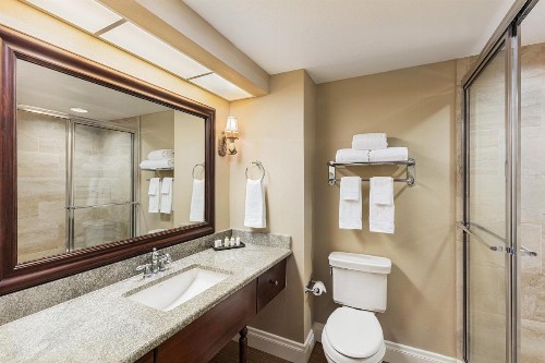 Waterfront Inn - image 10