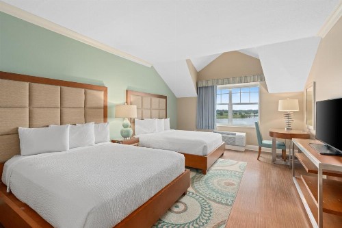 Waterfront Inn - image 13