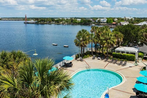 Waterfront Inn - image 17