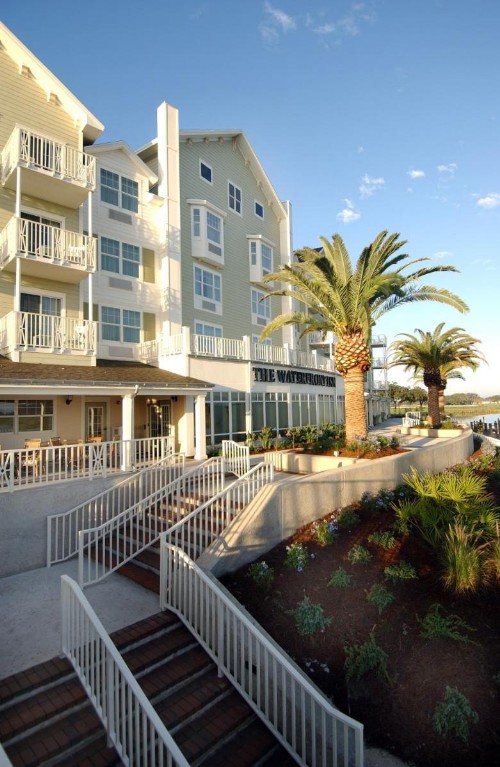 Waterfront Inn - image 24