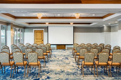 Waterfront Inn - image 35