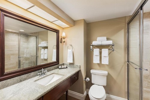 Waterfront Inn - image 40