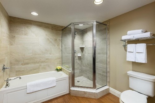 Waterfront Inn - image 41