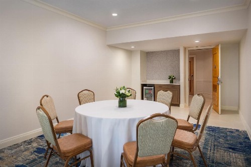 Waterfront Inn - image 5