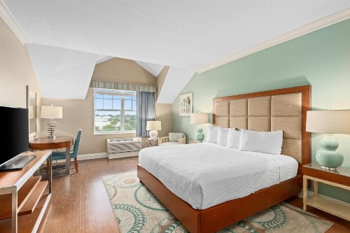Waterfront Inn - image 7